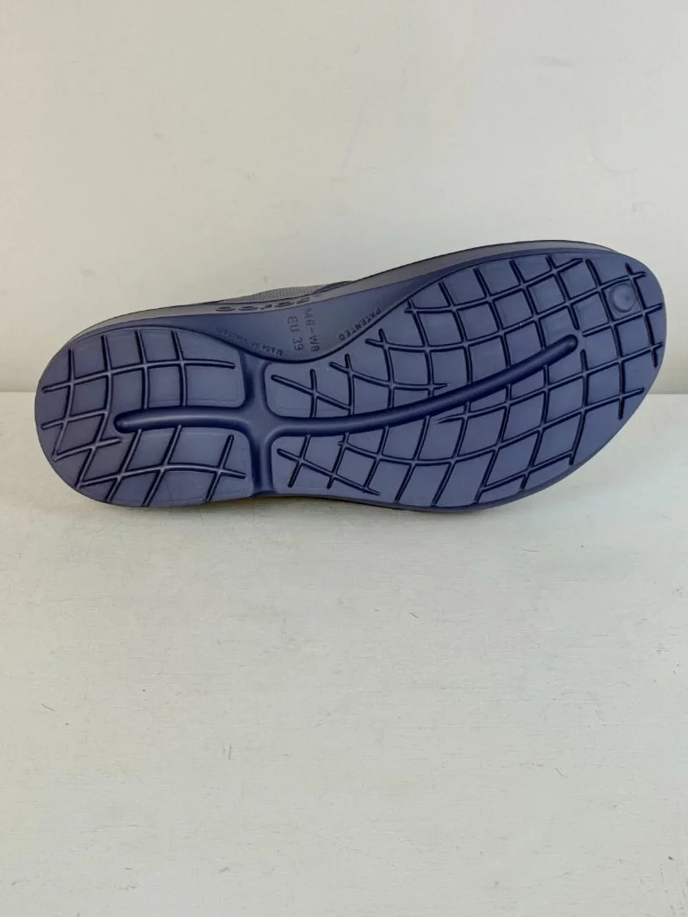 Men's 6 Women's 8 - Oofos Oocandoo Recovery Sandals Shoes - Water Drop